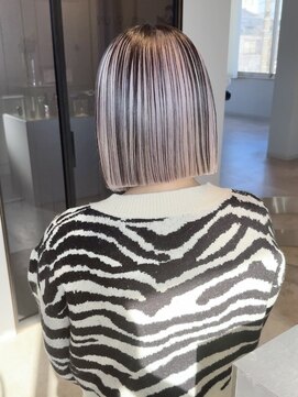 ケリーアン 太田(kelly.un) アンブレラカラー /シルバーカラー / ぱつっとボブ/タッセルボブ