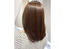 イニー(YNNIE)