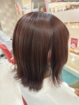 美容室ティーライズグループ アンダーカラーズ バイピカソ ×PICASSO 外ハネ赤みブラウンヘアー