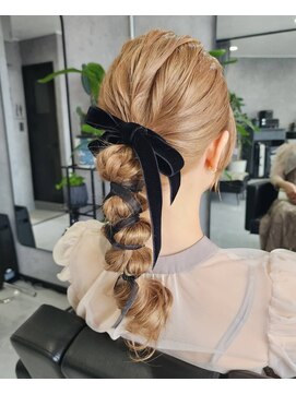 エステラ(ESTELA) 編みおろしヘア