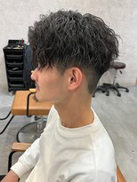 センターパート波巻きパーマスパイラルパーマツイストスパイラル