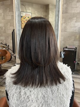 ハコ(H.A.Co) チョコレートブラウン+レイヤーカットです。