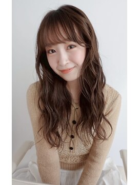 タス(tas) ロングウェーブパーマ 似合わせカット顔周りカット