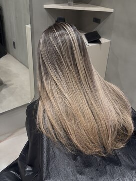 バレイヤージュレイヤーカットシャドウルーツバタフライカット