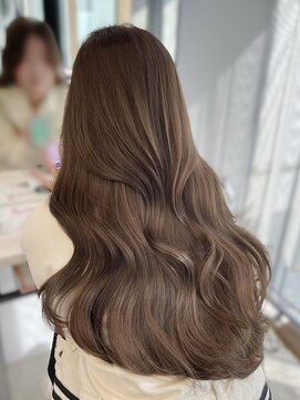 フォンズ(FONS) 透明感ショコラブラウン/くびれヘア/寒色艶カラー/表参道/学割