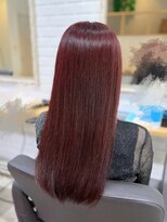 カーラ(Cara)&nbsp;深みレッド × ブリーチなしで育てるカラー
