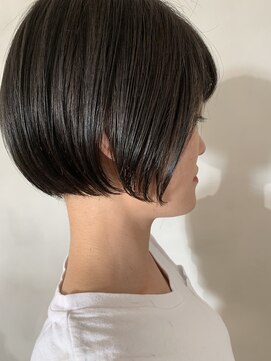 カリス(CHARIS) 襟足ギリギリボブ