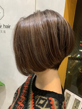 オーストヘアー リュウール(Aust hair Lueur) モードショートボブ