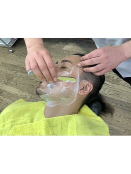 第一印象は眉毛から！【眉カット+シェービング】トータルで清潔感のある好印象スタイルでデキる男を演出！