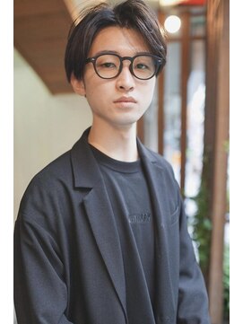 イーズ(e's) 《e's中目黒/代官山美容室》柔らかなセンターパート【佐久間】