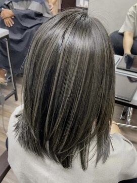 ヴィフ 大船(VIF) バレイヤージュ/グレー/暗髪/レイヤーカット/大船駅/大船/TOKIO