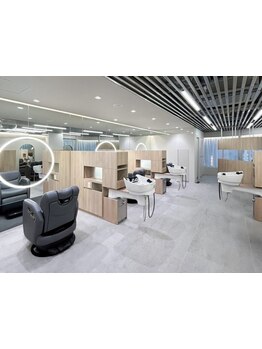 【ロング料金なし♪】全席半個室空間×女性スタイリストのみ在籍◇丁寧な接客と施術でオトナ女性に大人気♪