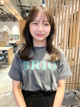 アニー(ANY) オリーブベージュ、顔まわりカット、ブリーチなしダブルカラー
