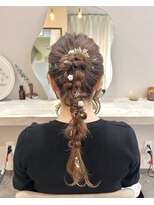 ミラ(Mila)&nbsp;ふんわり高めポニーアレンジ♪ロングヘアセット