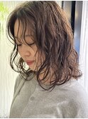 湿気でもかわいさキープ☆ウェーブパーマとベージュカラー