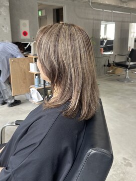 ラック(LUCK) レイヤーロング/ステップボーンカット/シルキーベージュ/船橋