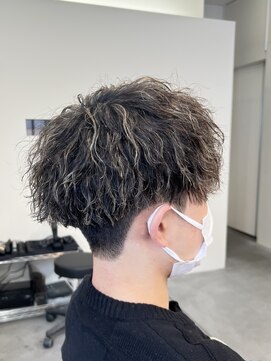 バース バイ ハピネス(BIRTH by happiness) ツイストスパイラルパーマツイストパーマメンズマッシュパーマ