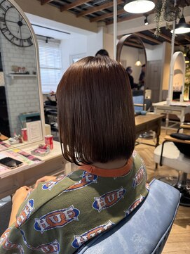 アンバーロイス 綱島(umber royce) モカブラウンボブ