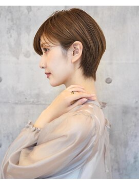 アイスバーグ(eyesburg) 白髪ぼかしハイライトベージュカラーコンパクトショート