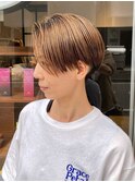 刈り上げハンサムショート ブリーチ ハイベージュ 【窪田】
