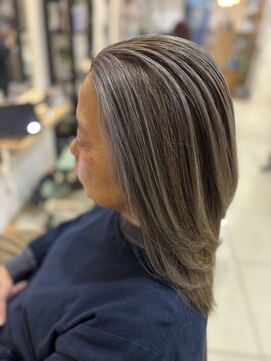 シーズンプラス(SEASON PLUS) 20代30代40代 大人可愛い　小顔カット ミディアムローレイヤー4A