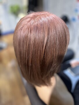 ピンクベージュ