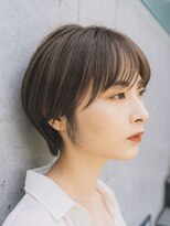 ガーデンヨコハマエスト(GARDEN YOKOHAMA est)&nbsp;ショートボブ　ハンサムショート　小顔　ひし形　オリーブグレー