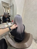 サイ(PSY)&nbsp;ケアブリーチ／シルバー／池袋/ダブルカラー／ハイトーン