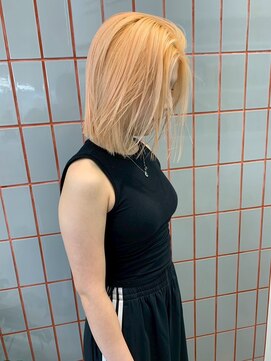 ペレ 原宿(PELE) ダブルカラー/ケアブリーチ/羽エクステ/原宿