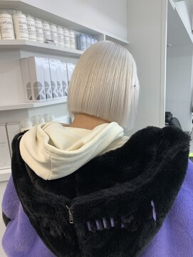 ペレ 原宿(PELE) ダブルカラー/ケアブリーチ/羽エクステ/原宿