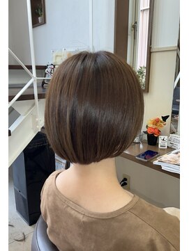 コアフィールフィス(COIFFURE fils) アレンジ自在なコンパクトボブ