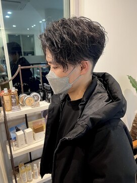 エクファフォーメン(EX-FA FOR MEN) センターパート×波巻きパーマ