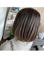 リヴァイアール(rewaiaul)&nbsp;重く見えないボブスタイル