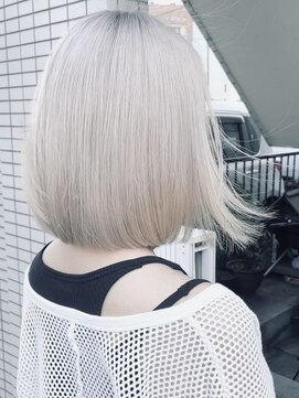 ジェムヘアスタジオ 平塚西口店(Gem Hair Studio) Gem Hair Studio 姉崎ホワイトカラーぱつっとボブ/@gem_anezaki