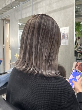 ラック(LUCK) バレイヤージュ/船橋/くすみベージュ/細めハイライト