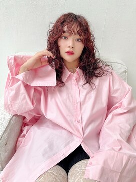 ホロ(hollo) レイヤーカットウルフパーマウェーブくるくるパーマ