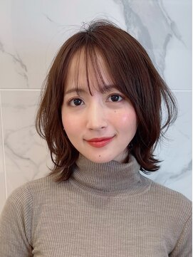 ミラリー トウキョウ(Mirareee Tokyo) 10/20/30代◎顔周りレイヤースタイルミディアム内巻き