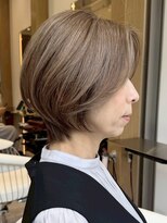 青山白髪ぼかしハンサムショートウルフベージュアッシュ40代50代