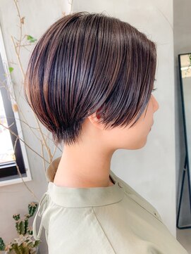 テトヘアー(teto hair) センターパート、ハンサムショート、ベリーショート、前下がり