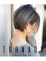 トルネード(TORNADO) 外国人風ハイライトバレイヤージュシャドウルーツ ホワイト T220