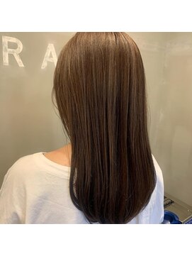 フレーム なんば店(FRAME) 【FRAME  なんば】ハイライトの白髪ぼかし☆