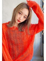 エイミー(Aimee)&nbsp;Aimee 10代20代 リラックス外ハネミディ×シースルーベージュ