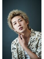 オーシャントーキョー シブヤジンナン(OCEAN TOKYO shibuya JINNAN) 金髪ぶち上げショート