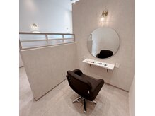 クロレヘアー(Colorer Hair)の雰囲気（店内はベージュ系でシンプルな作りになってます。）