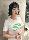 ボブ顔まわりレイヤーカットパーマダブルカラーグリーンカラー