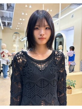 スニュウ(snuw) 切りっぱなしボブ小顔カットグレージュミルクティ