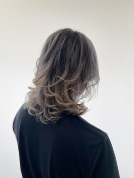 DAMANI 表参道 髪質改善/ヘッドスパ/ハイライト/白髪染め/白髪ぼかし/縮毛矯正 サーフカール/波巻きツイストスパイラル[表参道駅]