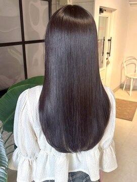 アンニュ(annuy) ストレートロング 顔周りカット ショコラブラウン 艶髪 20代