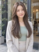 ラナ(LaNA)&nbsp;流れる顔まわりと柔らかなブラウンロング