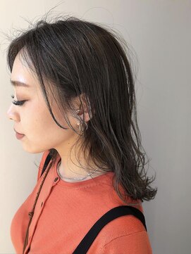 ジジ プラス デザイン(GIGI+design) グレーのハイライトカラー